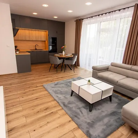 דירה 1-bedroom Lux With Balcony & Underground Parking Garage *