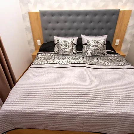 דירה 1-bedroom Lux With Balcony & Underground Parking Garage