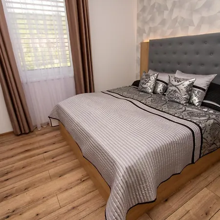 דירה 1-bedroom Lux With Balcony & Underground Parking Garage *