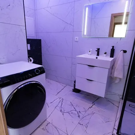 1-bedroom Lux With Balcony & Underground Parking Garage Апартаменты Спишска-Нова-Вес