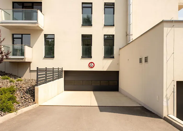 1-bedroom Lux With Balcony & Underground Parking Garage *