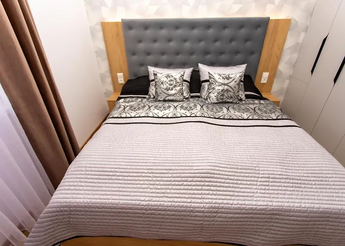 Lejlighed 1-bedroom Lux With Balcony & Underground Parking Garage