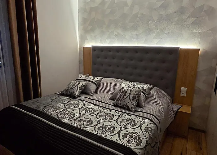 Lägenhet 1-bedroom Lux With Balcony & Underground Parking Garage Spišská Nová Ves