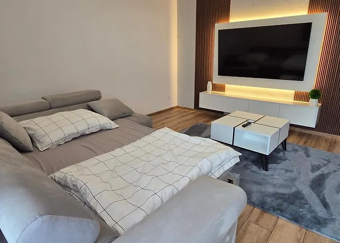 1-bedroom Lux With Balcony & Underground Parking Garage *