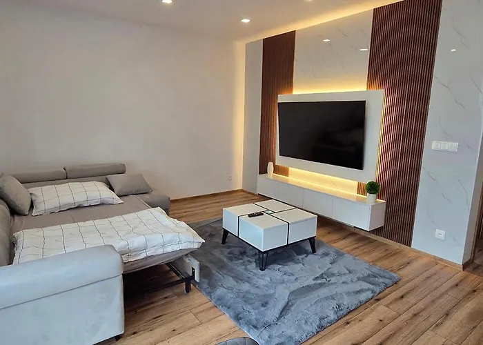 1-bedroom Lux With Balcony & Underground Parking Garage *