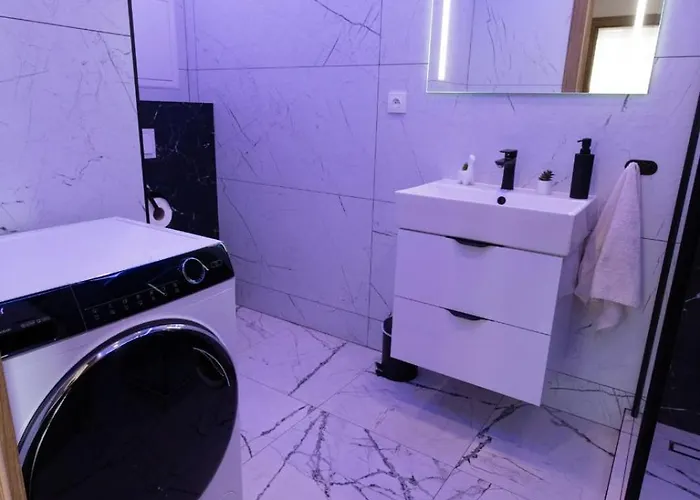 1-bedroom Lux With Balcony & Underground Parking Garage Lejlighed Spišská Nová Ves