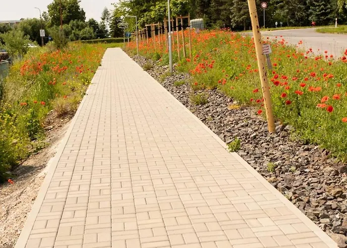 1-bedroom Lux With Balcony & Underground Parking Garage Lägenhet